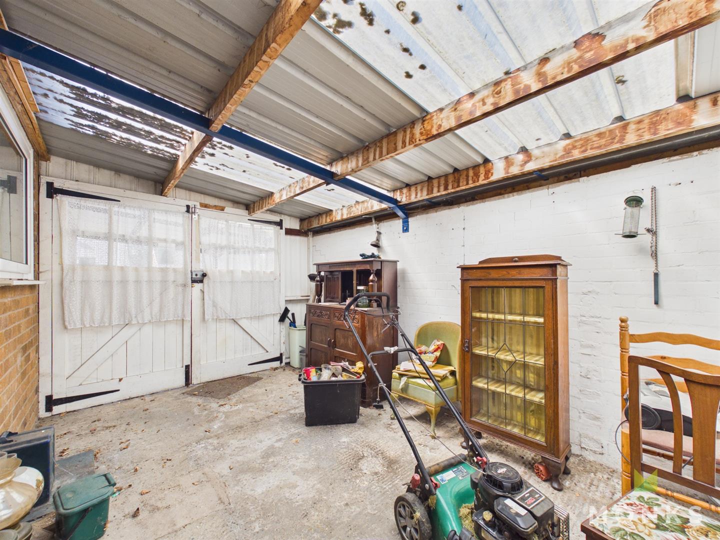 35 Roden Grove, Shrewsbury, SY4 5HJ For Sale